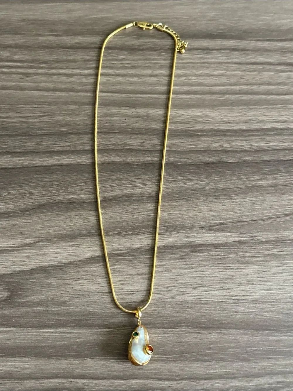 Pearl Teardrop Pendant Necklace Q1086